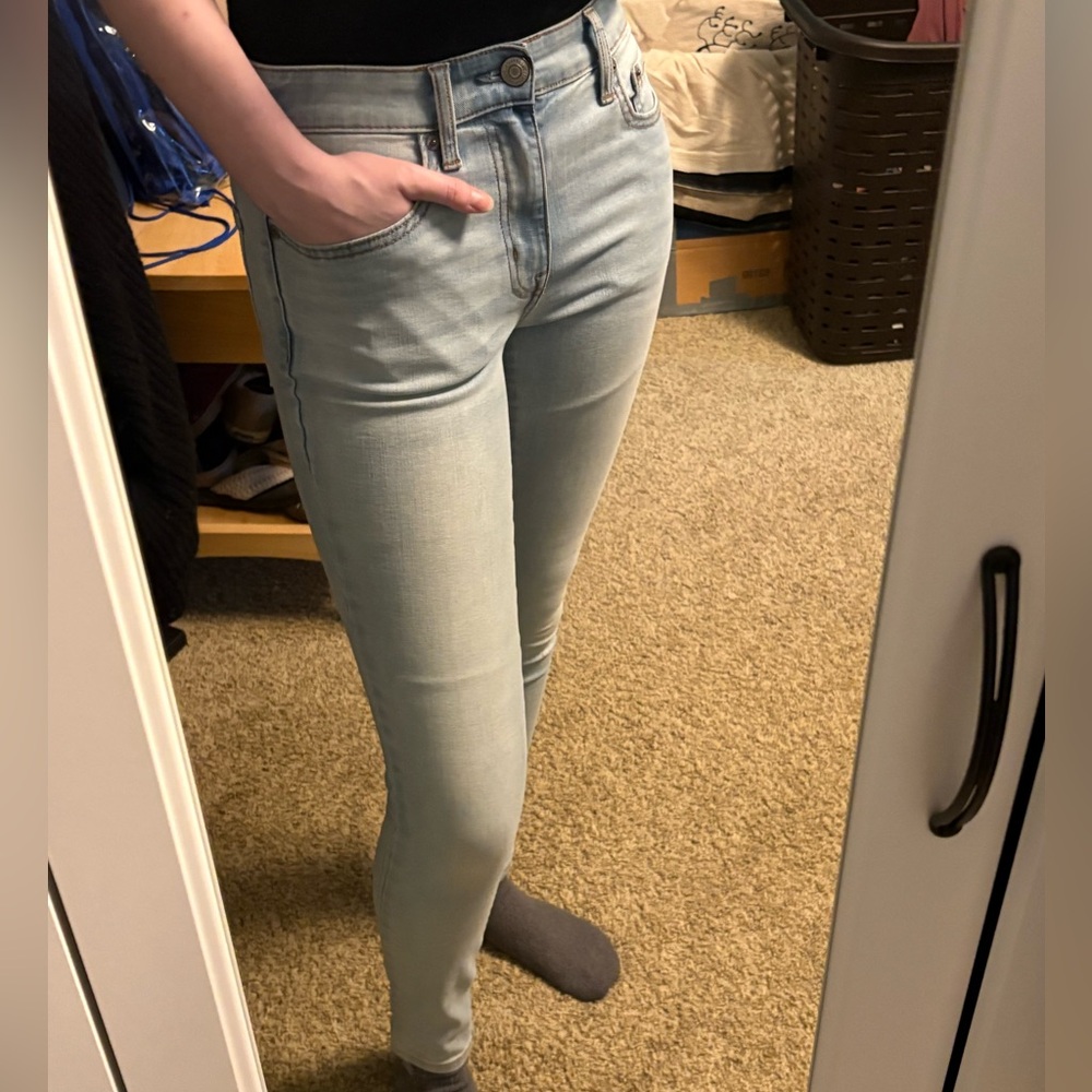 Aéropostale Light Washed Skinny Jean-Jeggings (size: 2 regular)